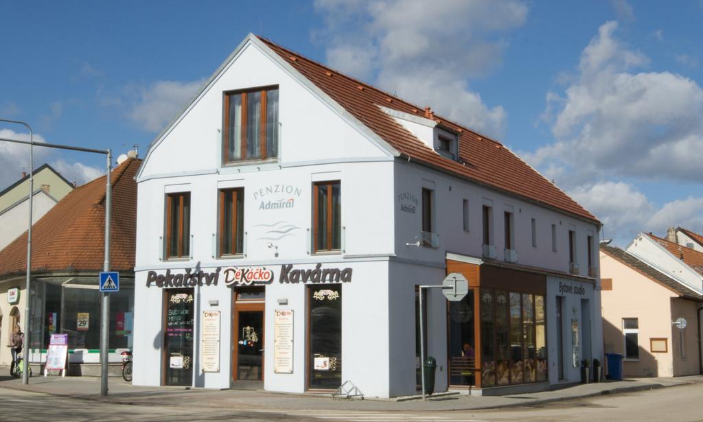 Penzion Admiral Třeboň Buitenkant foto