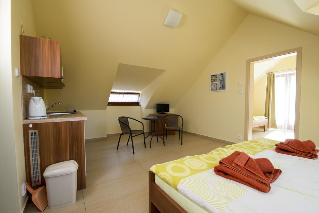 Penzion Admiral Třeboň Kamer foto