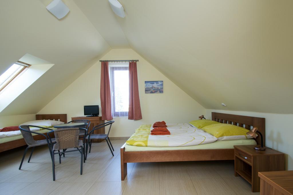 Penzion Admiral Třeboň Kamer foto