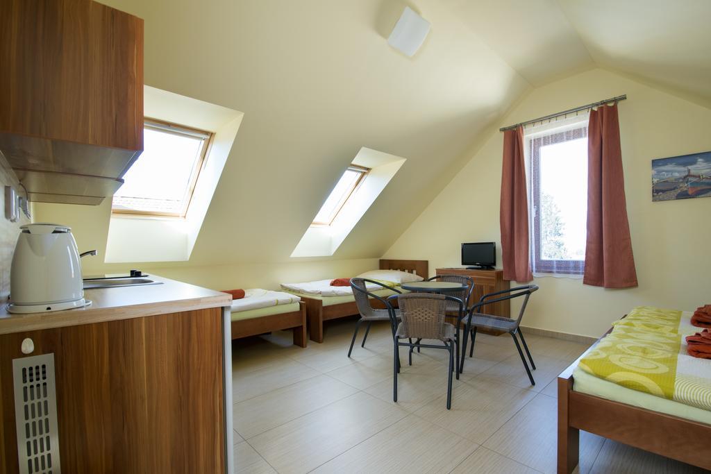 Penzion Admiral Třeboň Kamer foto