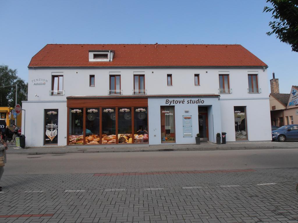 Penzion Admiral Třeboň Buitenkant foto